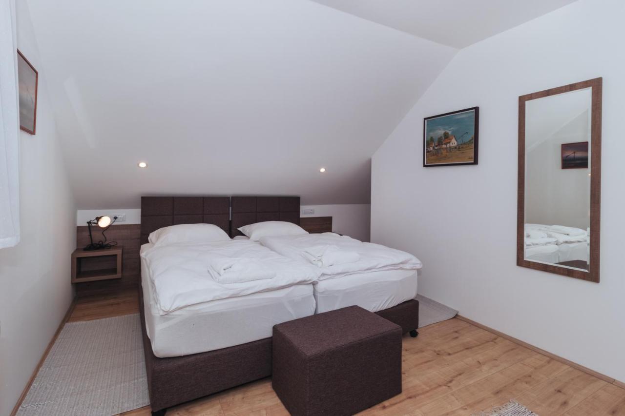 Sobe Kod Baje - Baranjska Kuca Bed & Breakfast Karanac Екстериор снимка