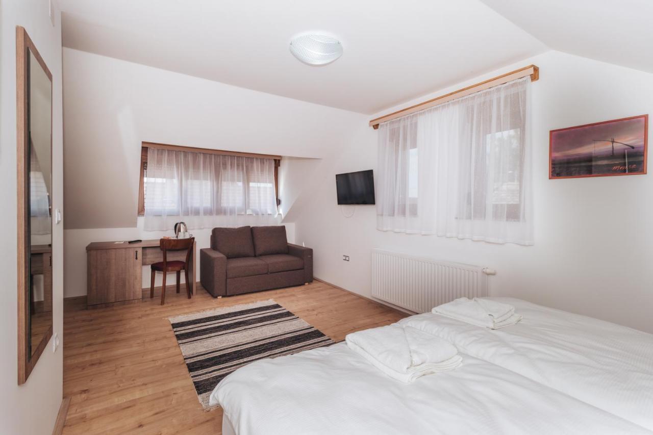 Sobe Kod Baje - Baranjska Kuca Bed & Breakfast Karanac Екстериор снимка