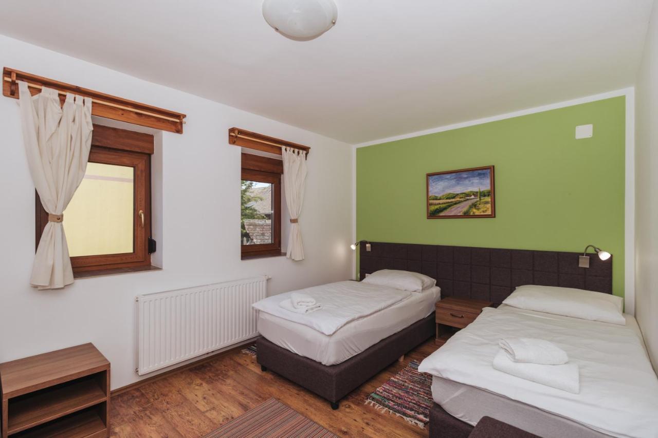 Sobe Kod Baje - Baranjska Kuca Bed & Breakfast Karanac Екстериор снимка