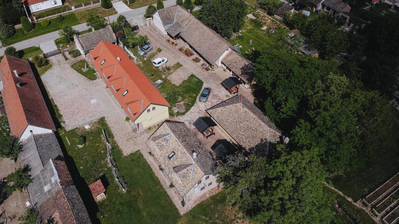 Sobe Kod Baje - Baranjska Kuca Bed & Breakfast Karanac Екстериор снимка