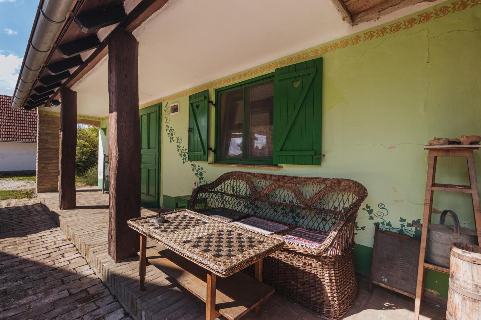 Sobe Kod Baje - Baranjska Kuca Bed & Breakfast Karanac Екстериор снимка