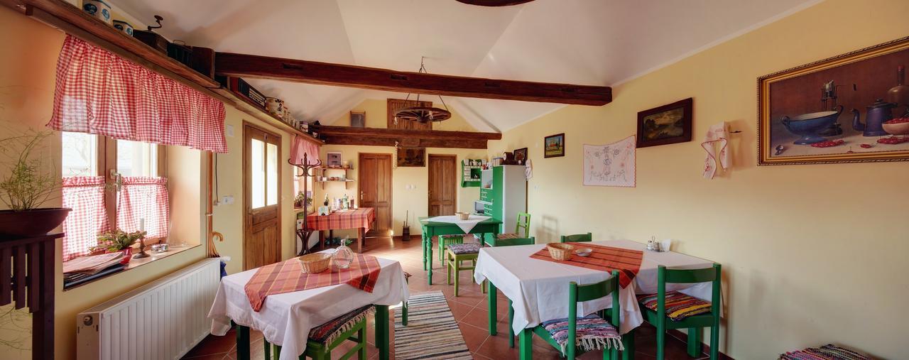Sobe Kod Baje - Baranjska Kuca Bed & Breakfast Karanac Екстериор снимка